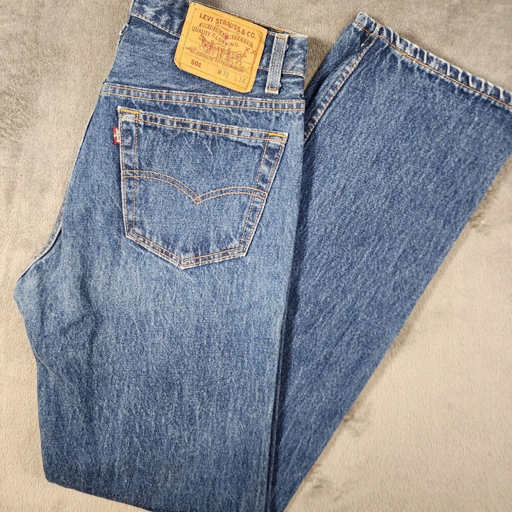 Levi's Vintage 501 Men's Jeans Size 32x34 Straight Denim USA Button Fly 1992 Y2K